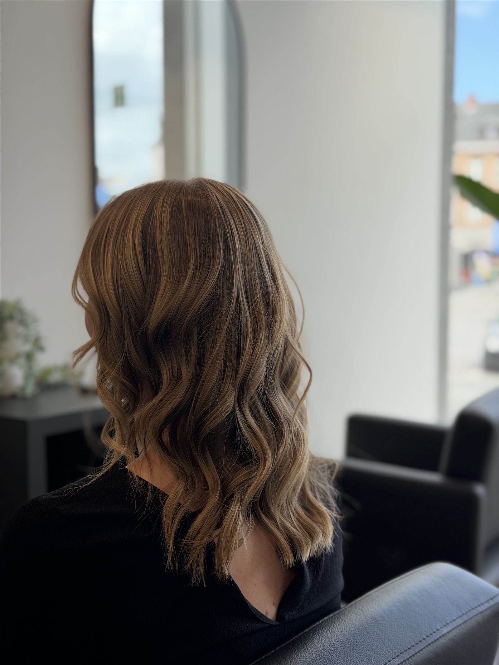 Balayage caramel sur cheveux ondulés — Letizia.T