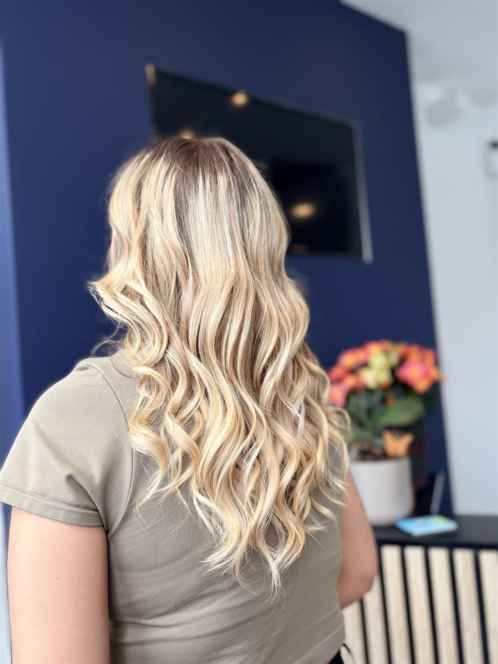 Balayage blond sur cheveux longs — Letizia.T
